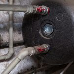 What are the advantages of a heat pump